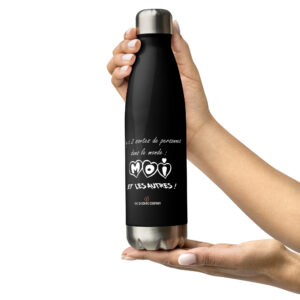 Gourde noire en acier inoxydable avec le message « Il y a 2 sortes de personnes dans le monde : moi et les autres » imprimé en blanc.