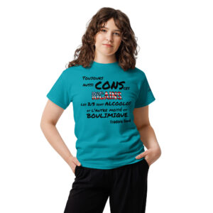 Design pour t-shirt avec le mot « RICAINS » en grandes lettres capitales remplies du drapeau américain sur fond noir.
