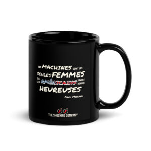 Tasse avec citation satirique de Paul Morand sur les Américains, typographie sombre expressive et mot Américains aux couleurs du drapeau américain.